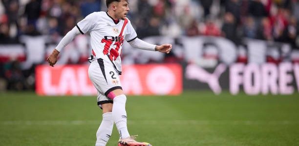 برشلونة ينضم لسباق التعاقد مع نجم رايو فاليكانو