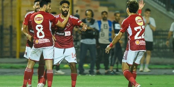 نجم الأهلي السابق يتوقع حصد الأحمر لقب الدوري